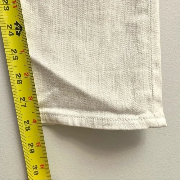 Ag Adriano Goldschmied Women’s White Straight Leg Jeans The Stevie Size 28R - Picture 11 of 12